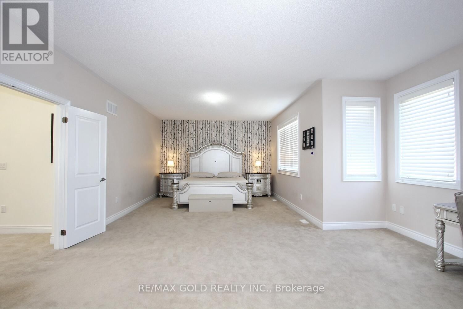 14 LADBROOK CRESCENT Image 16