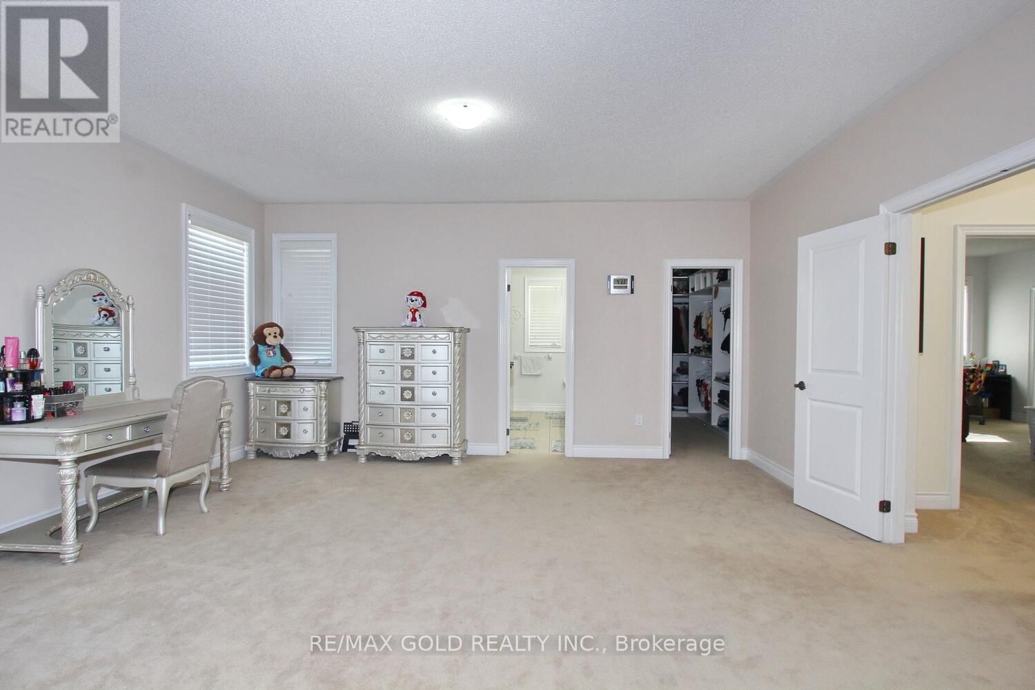 14 LADBROOK CRESCENT Image 17