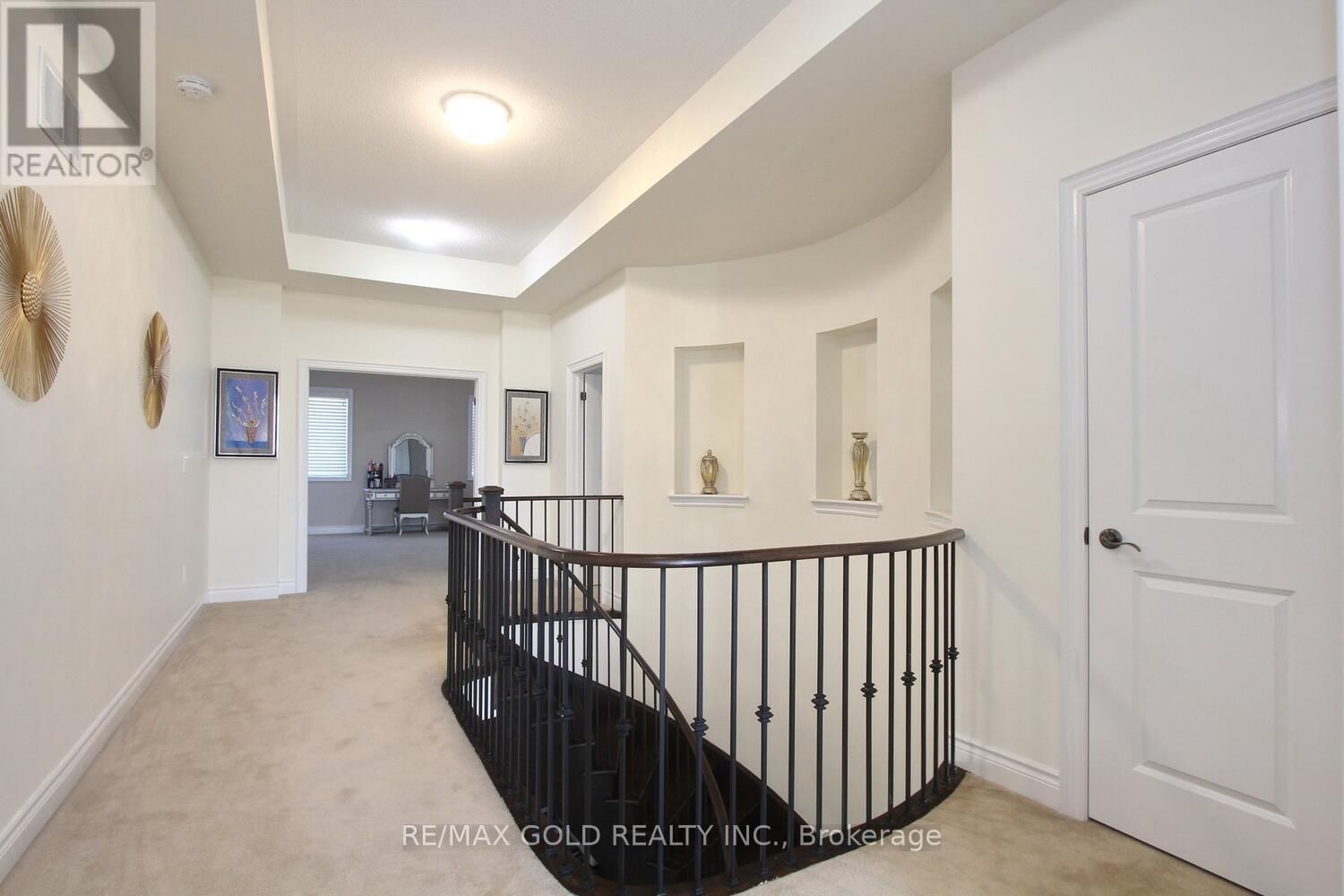 14 LADBROOK CRESCENT Image 32