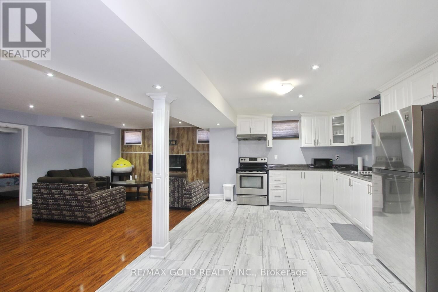 14 LADBROOK CRESCENT Image 42