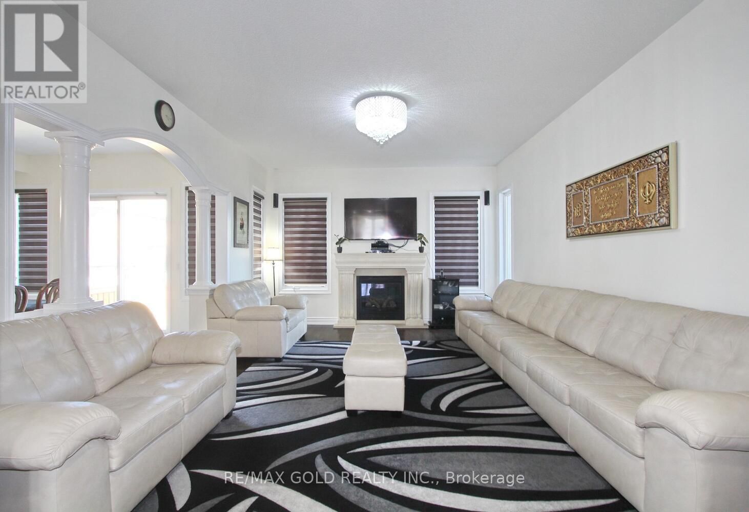 14 LADBROOK CRESCENT Image 9