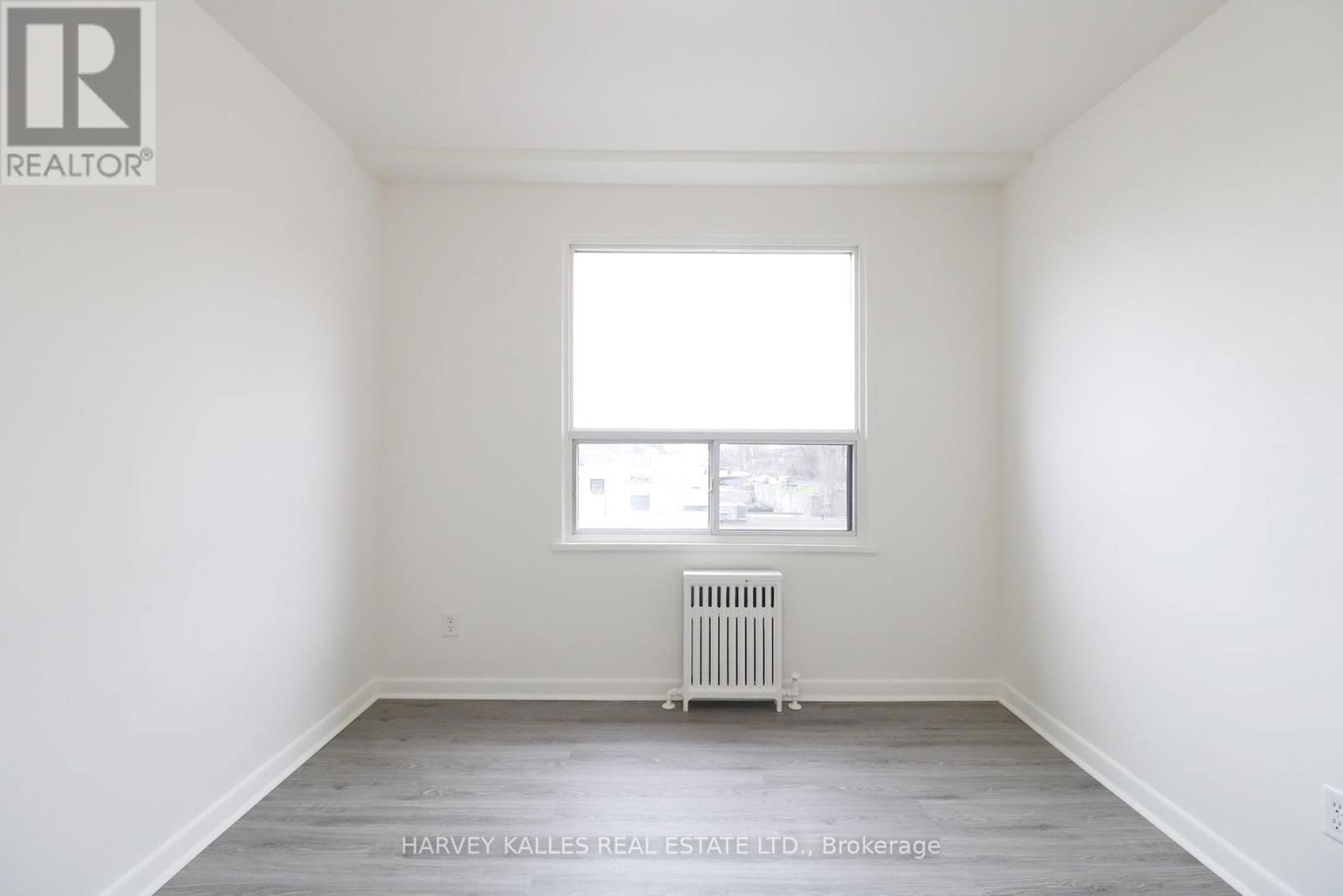 209 - 500 GILBERT AVENUE Image 11