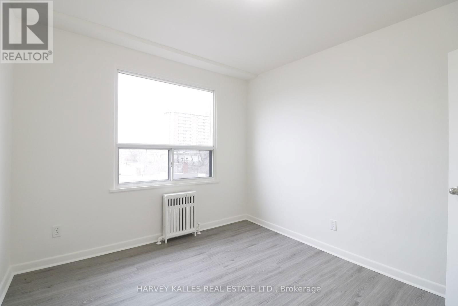 209 - 500 GILBERT AVENUE Image 8