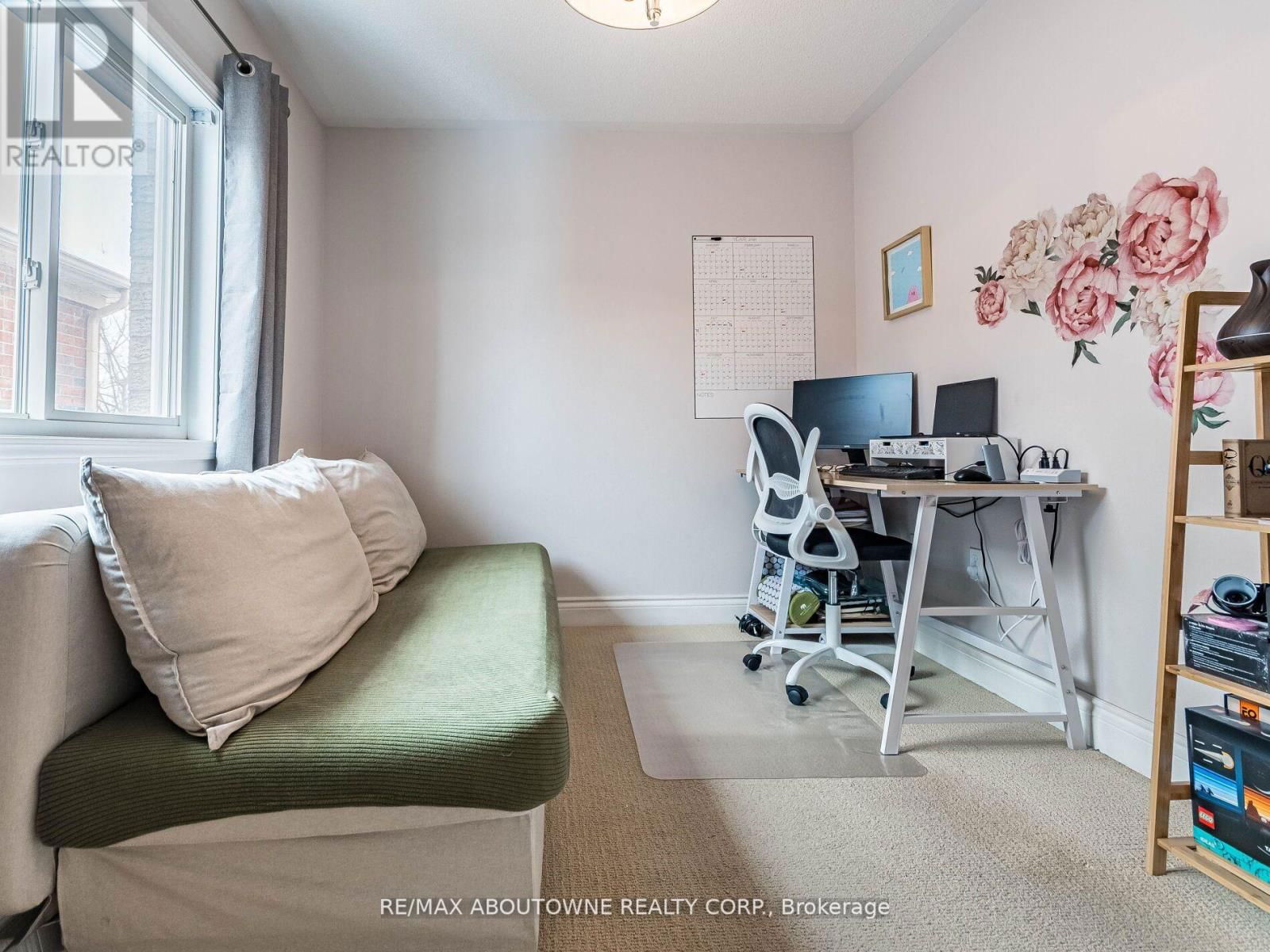 1030 DONNELLY STREET Image 30