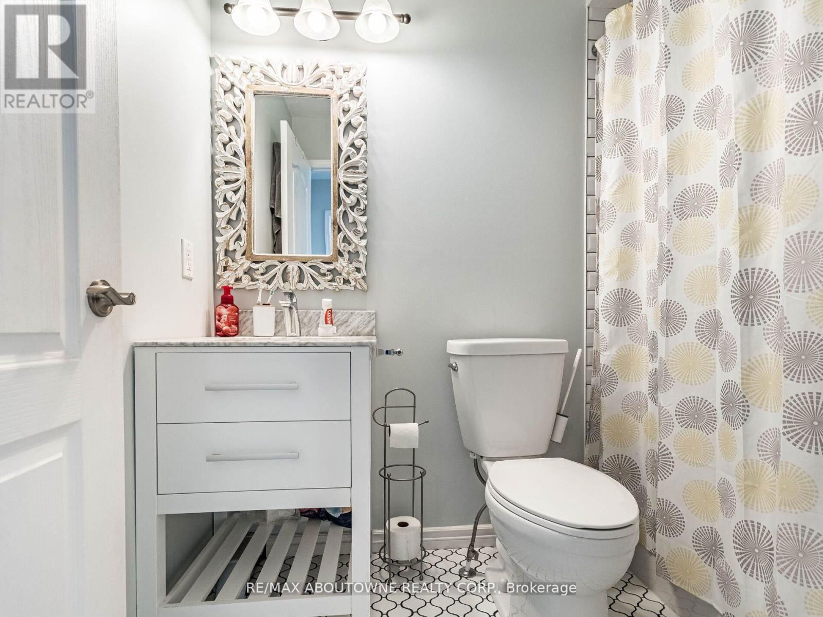 1030 DONNELLY STREET Image 31