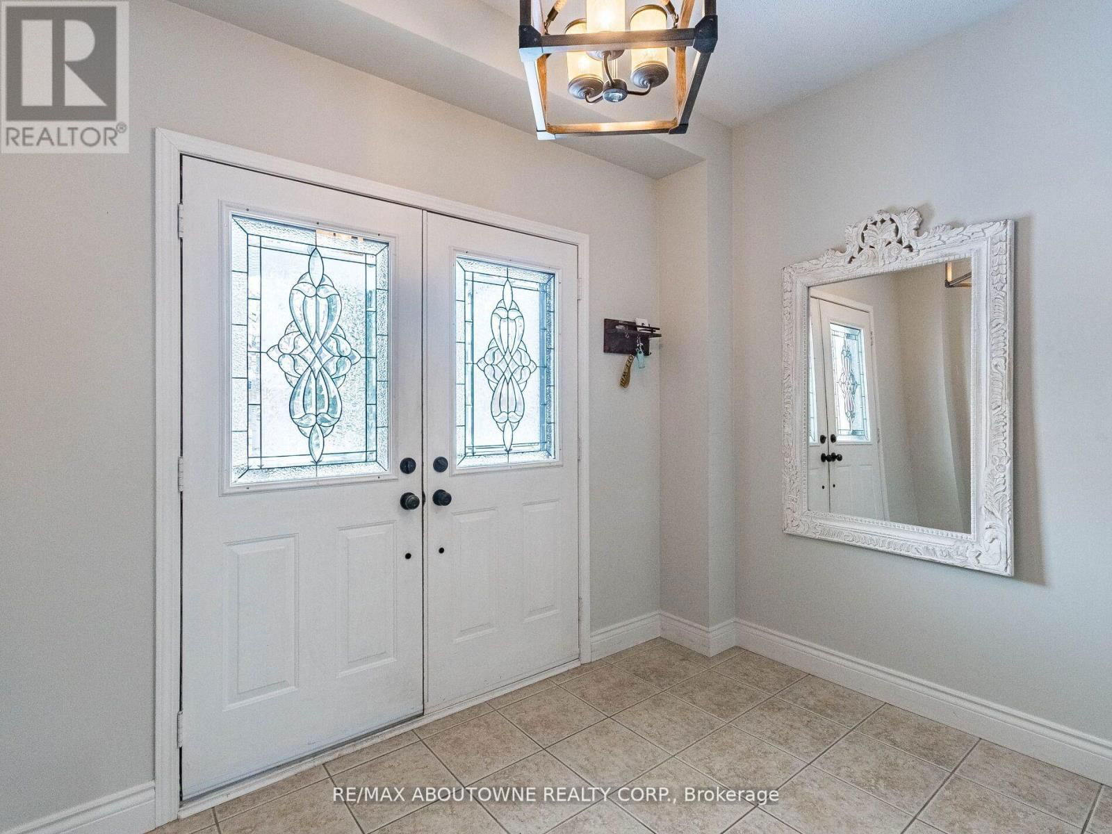 1030 DONNELLY STREET Image 5