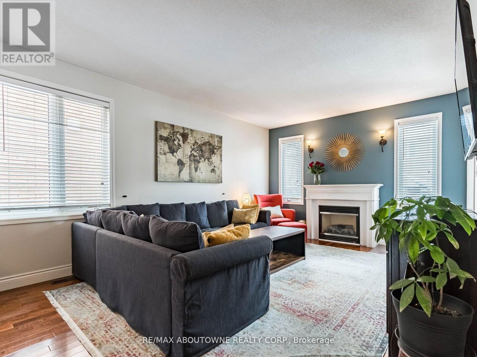 1030 DONNELLY STREET Image 8