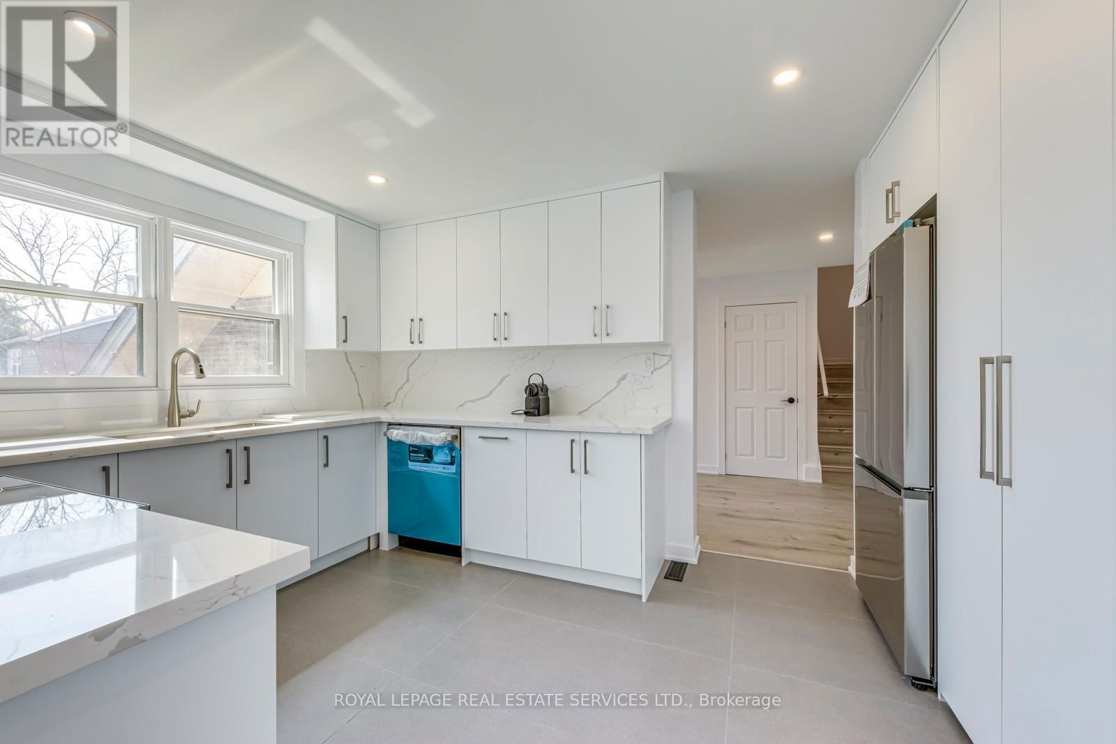 Upper - 1108 KOS BOULEVARD Image 11