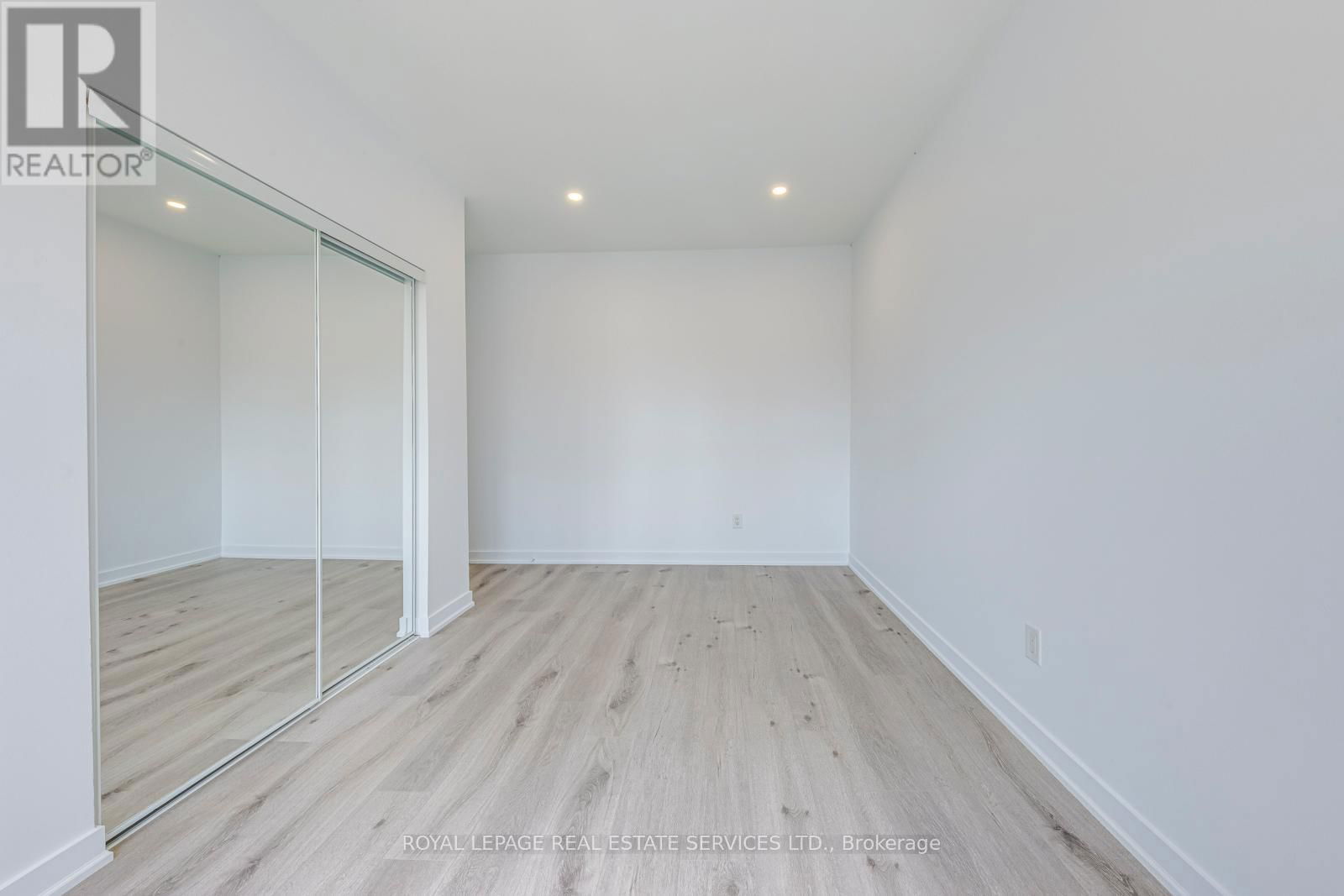 Upper - 1108 KOS BOULEVARD Image 30