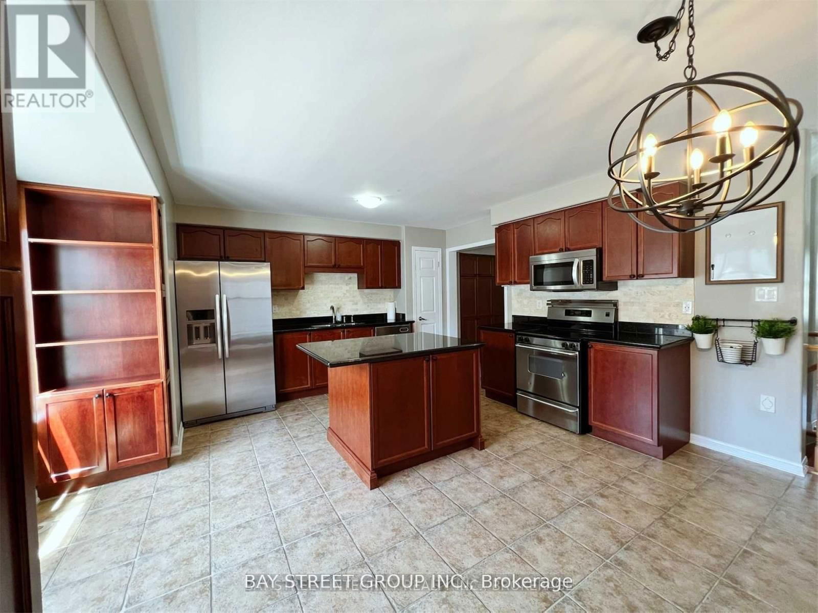 656 HOLLY AVENUE Image 3