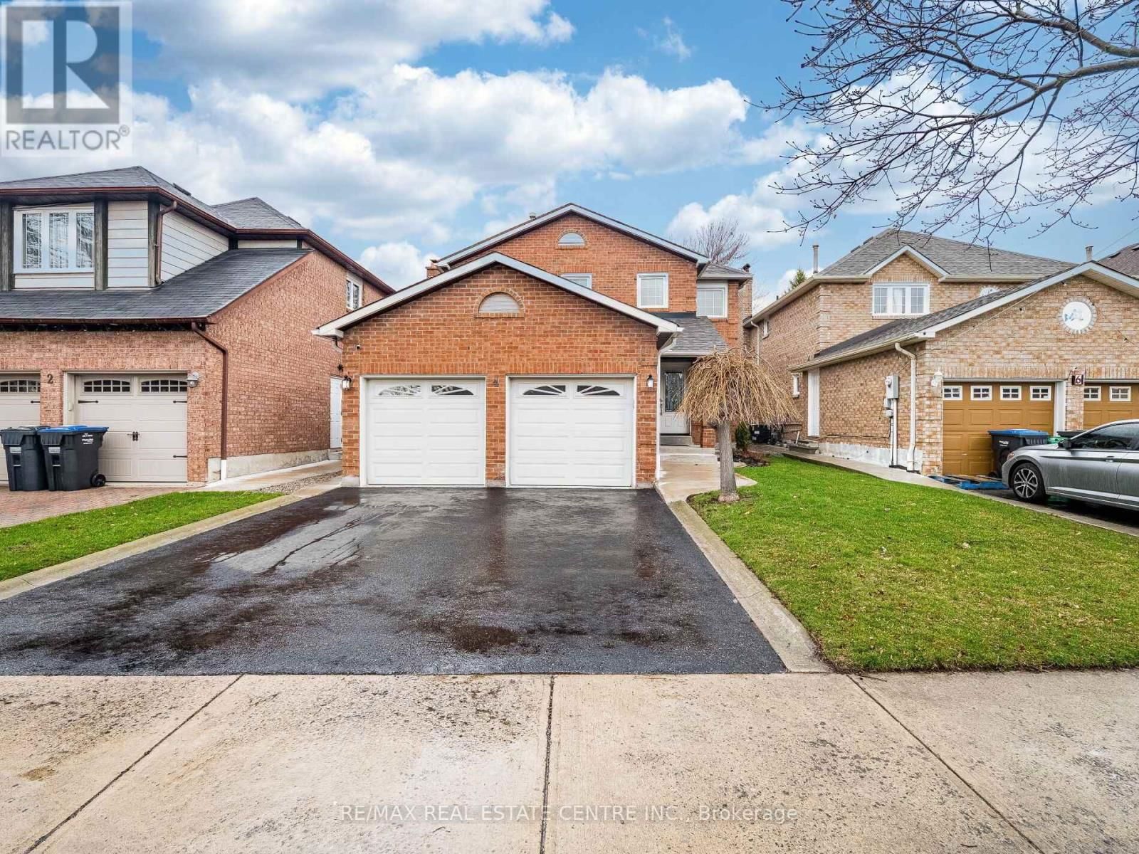 4 LORD SIMCOE DRIVE Image 2