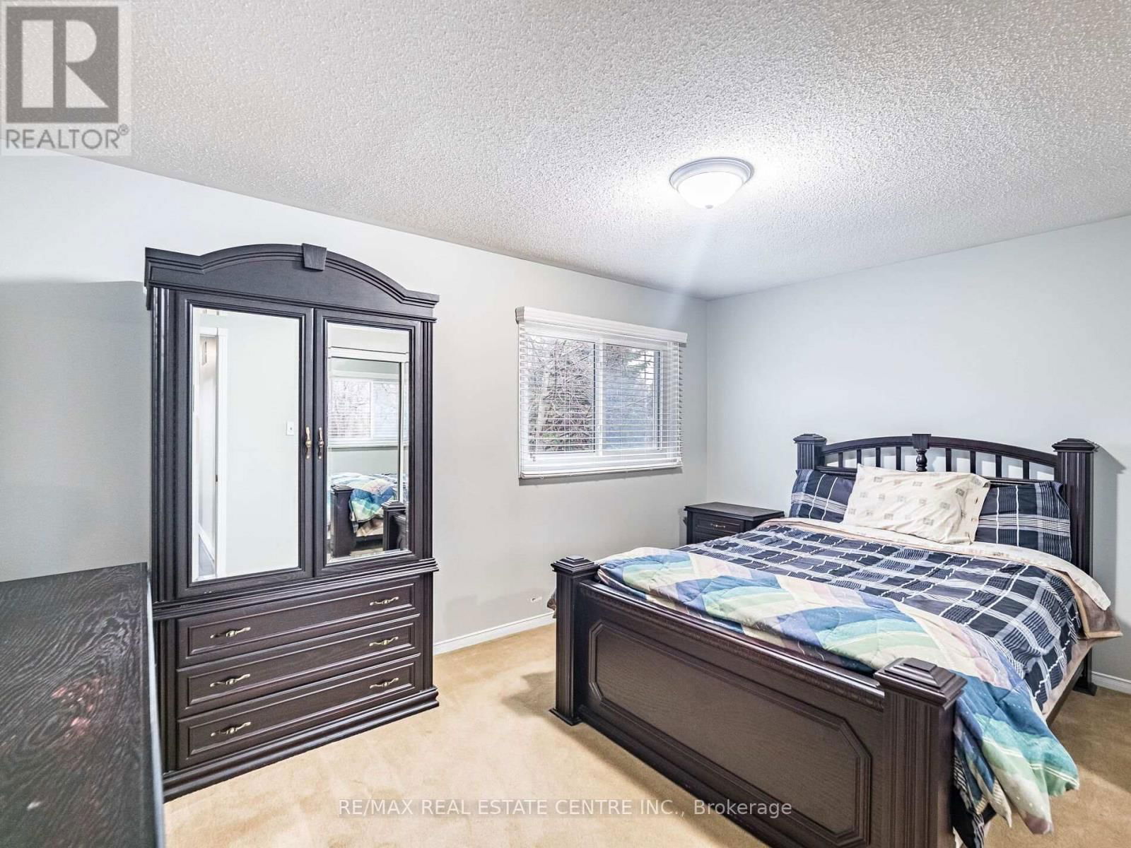 4 LORD SIMCOE DRIVE Image 30