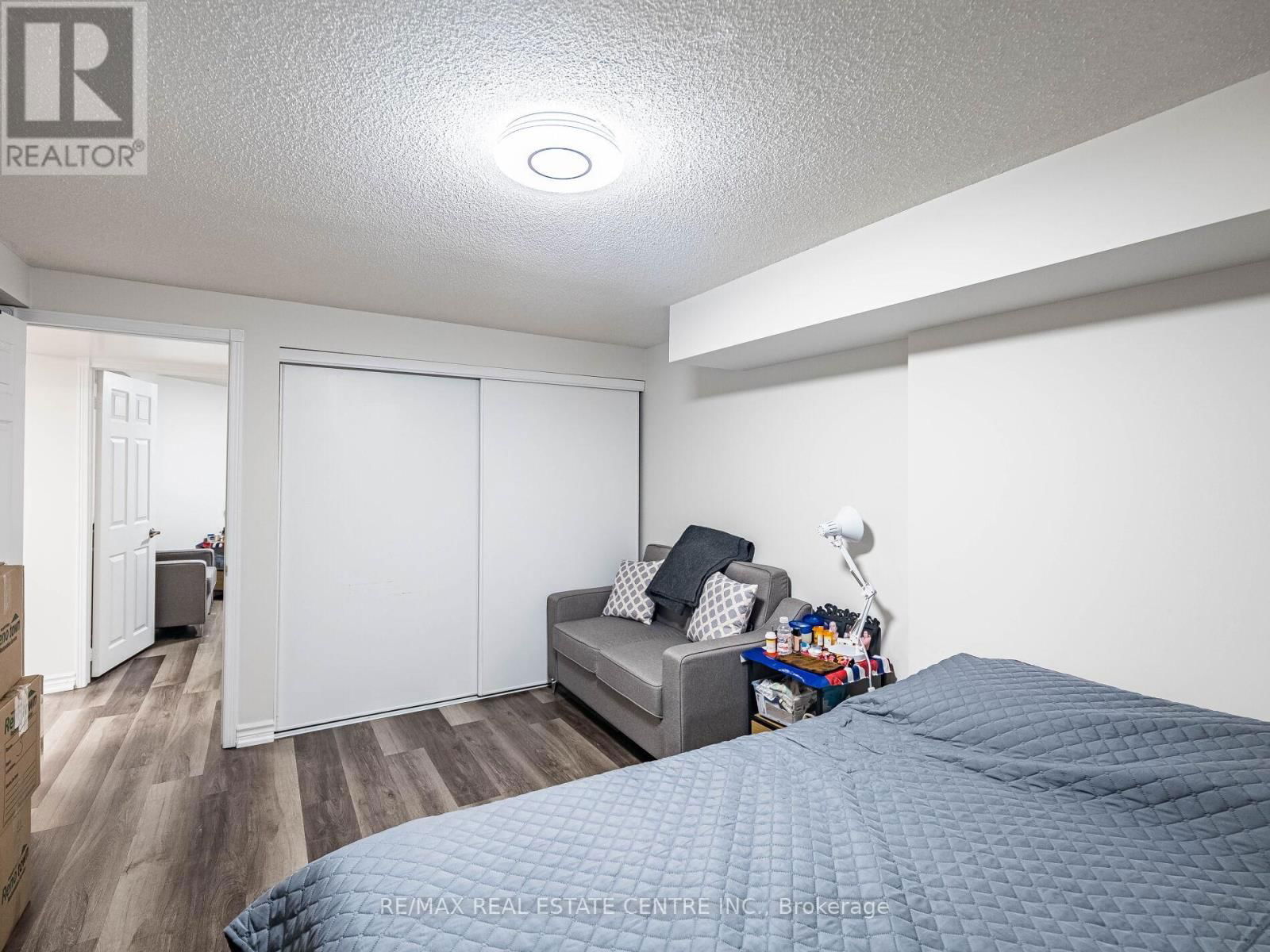 4 LORD SIMCOE DRIVE Image 44