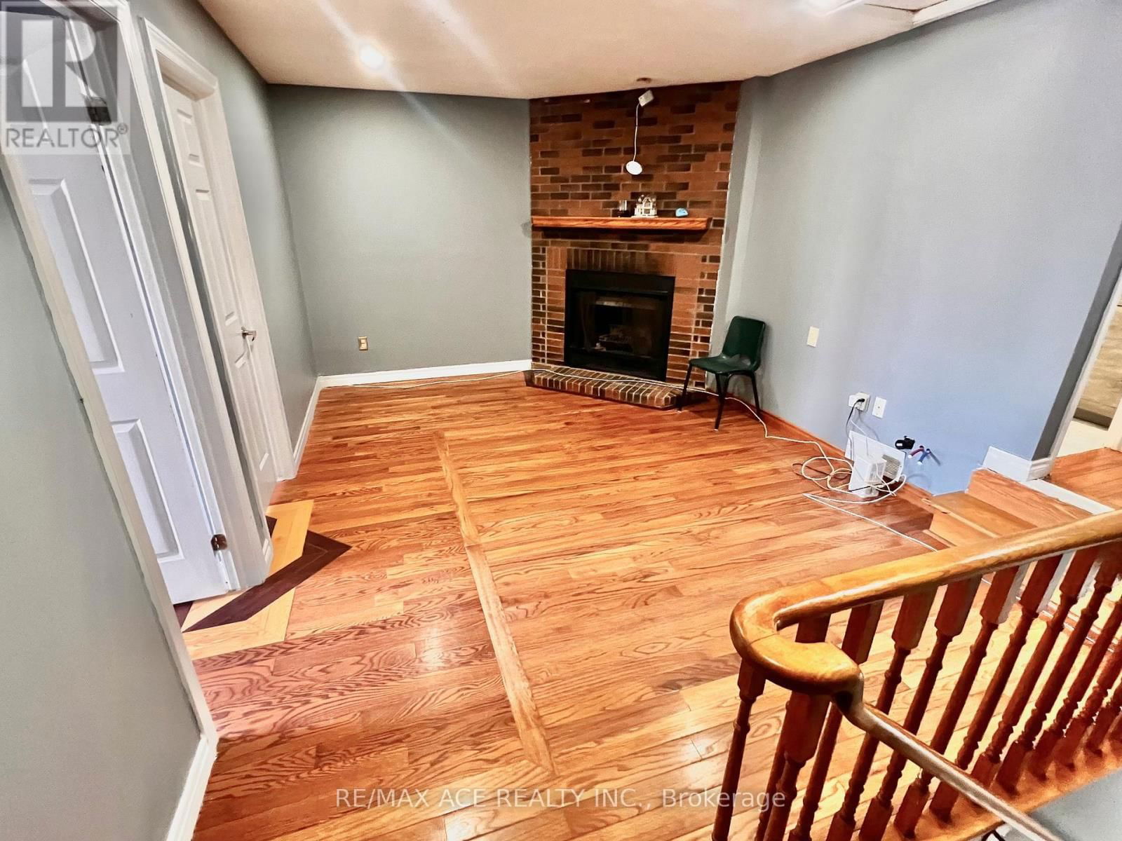 321 WALLENBERG CRESCENT Image 12