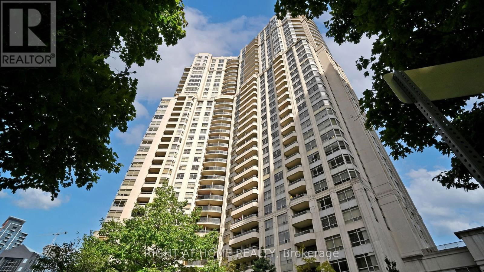 2108 - 35 KINGSBRIDGE GARDEN CIRCLE Image 2