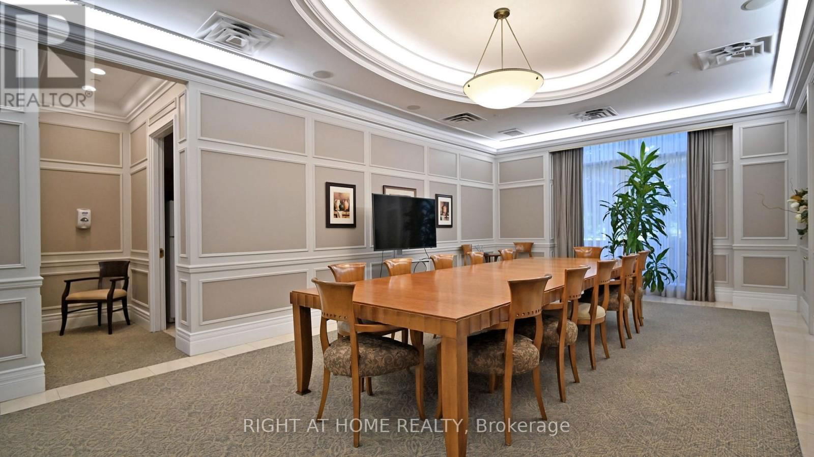 2108 - 35 KINGSBRIDGE GARDEN CIRCLE Image 28