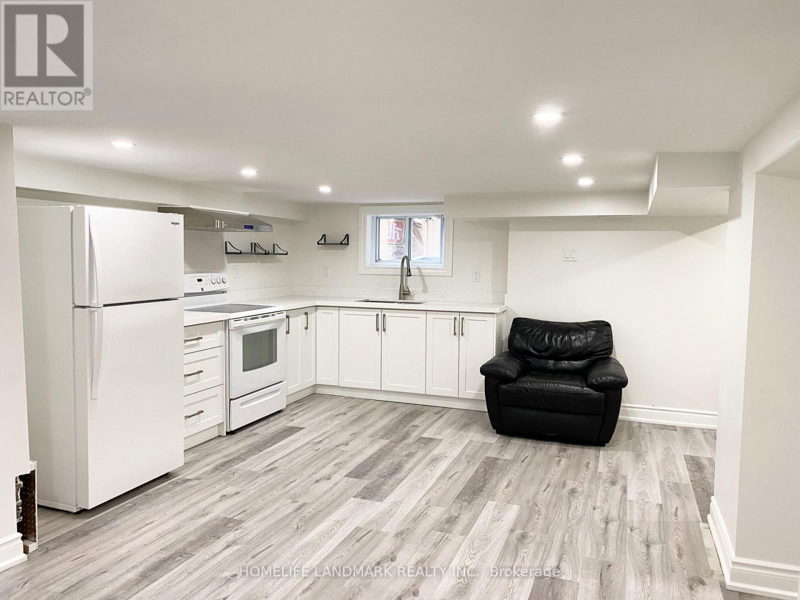 2600 LAKE SHORE BOULEVARD WEST Image 29