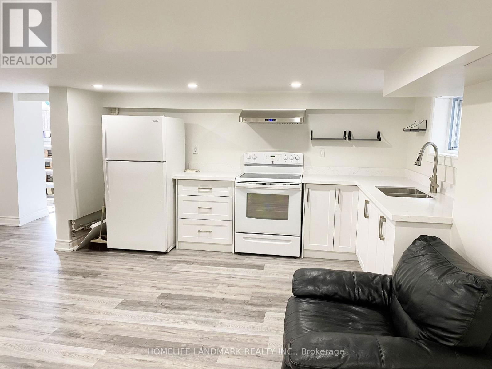 2600 LAKE SHORE BOULEVARD WEST Image 30
