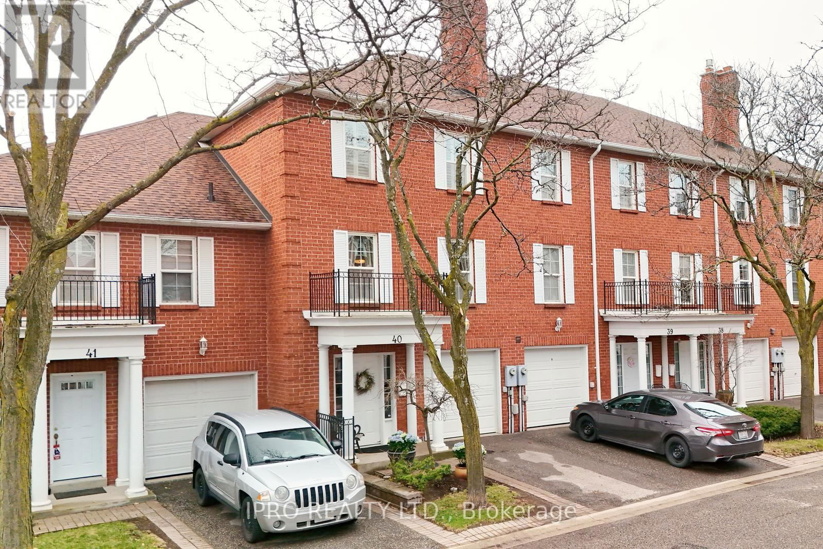 40 STORNWOOD COURT NORTHEAST Image 48