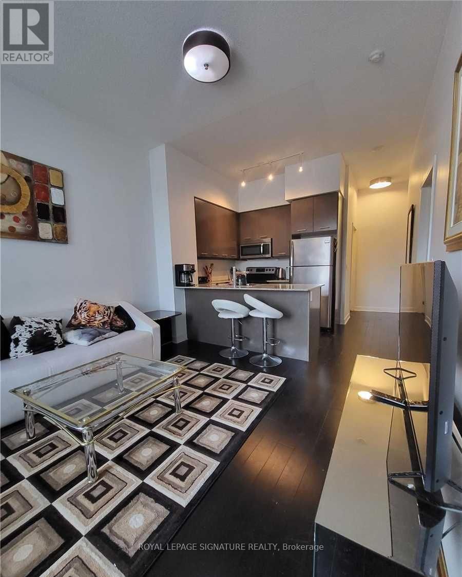 410 - 360 SQUARE ONE DRIVE Image 2