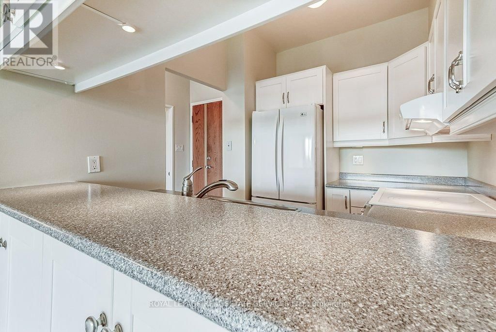 415 - 2511 LAKESHORE ROAD WEST Image 19