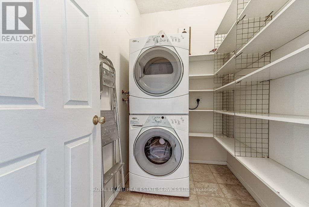 415 - 2511 LAKESHORE ROAD WEST Image 32