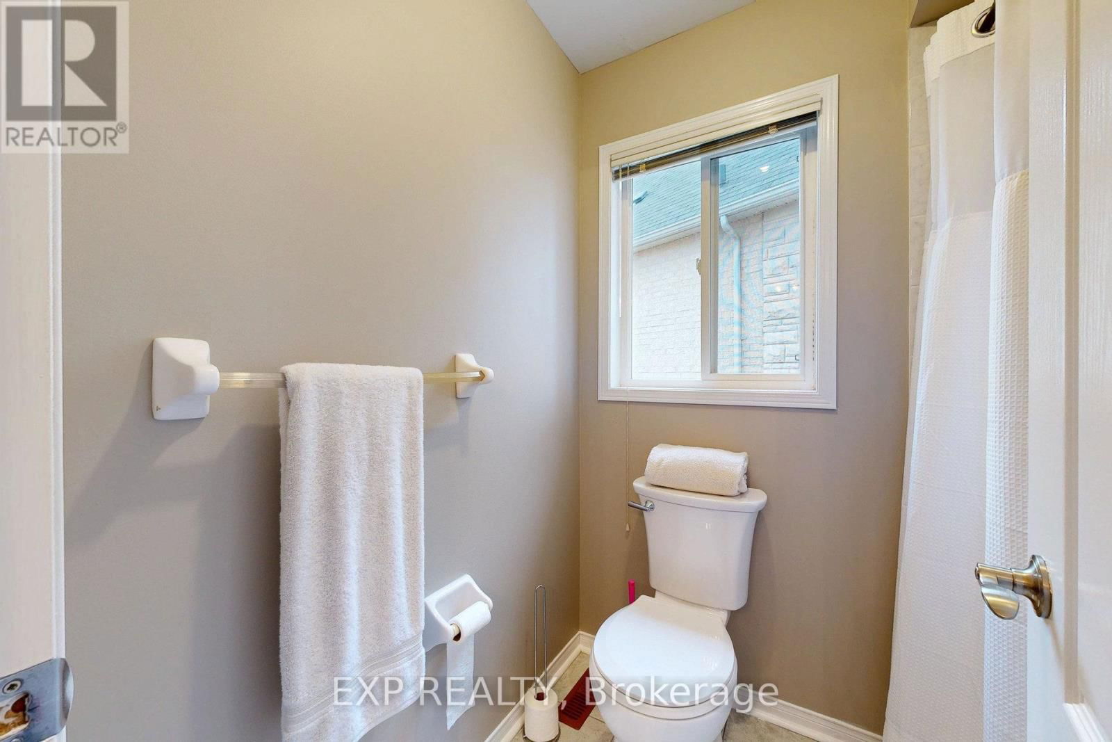 100 DELLS CRESCENT Image 20
