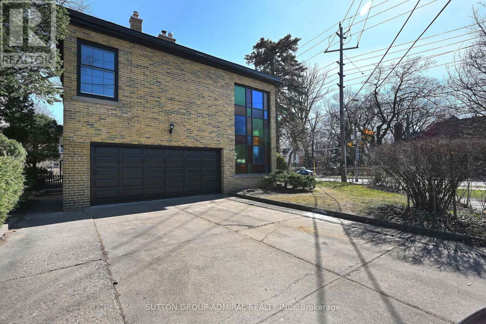 987 ROYAL YORK ROAD Image 2