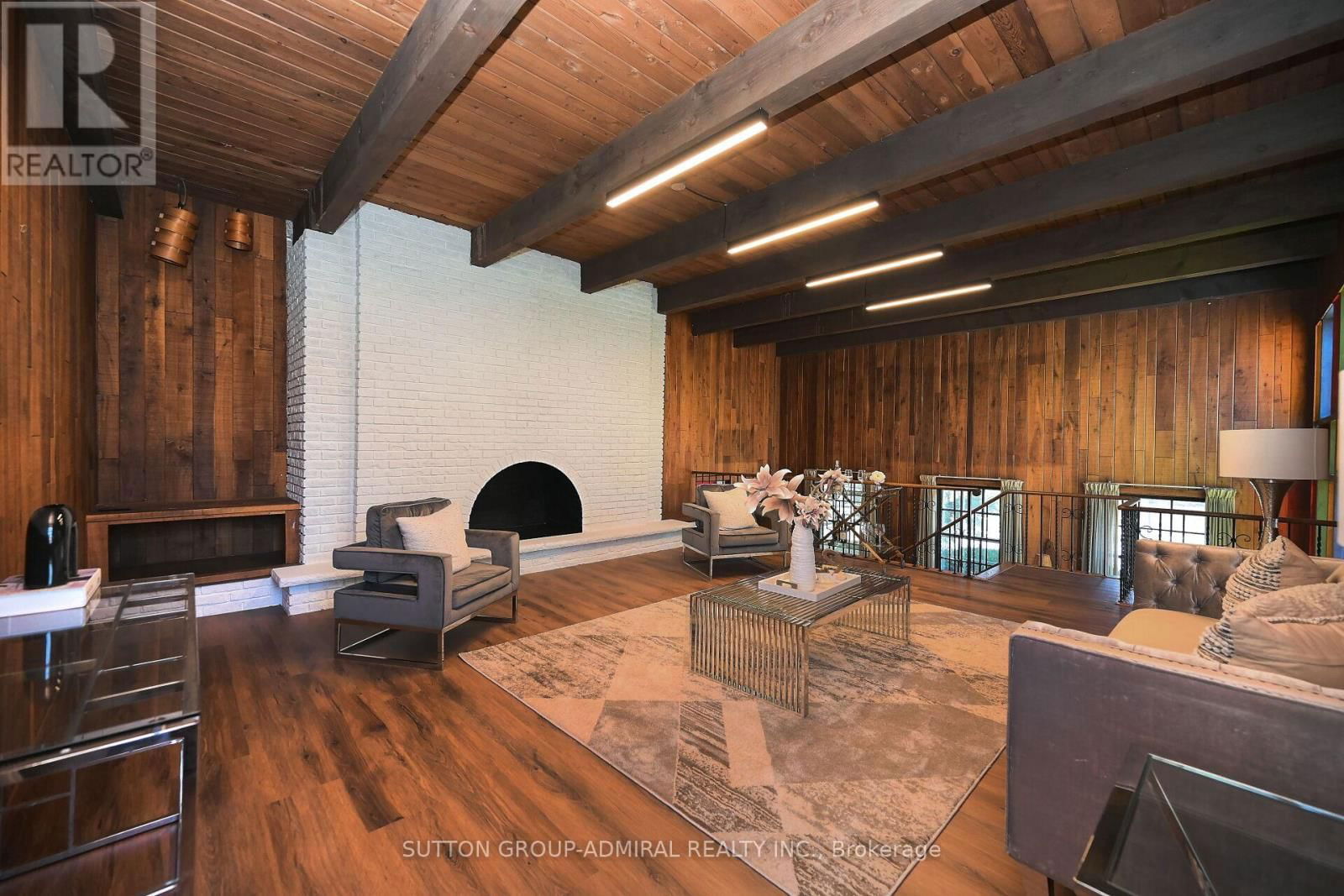 987 ROYAL YORK ROAD Image 24