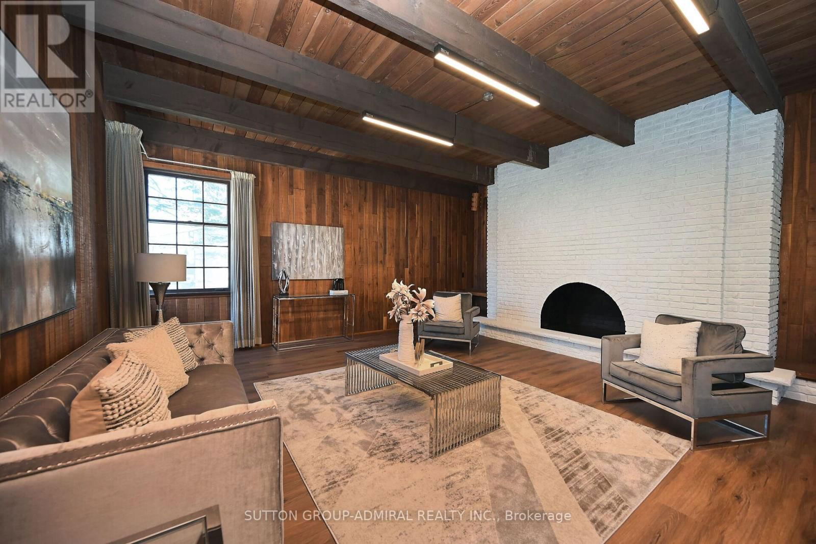 987 ROYAL YORK ROAD Image 25