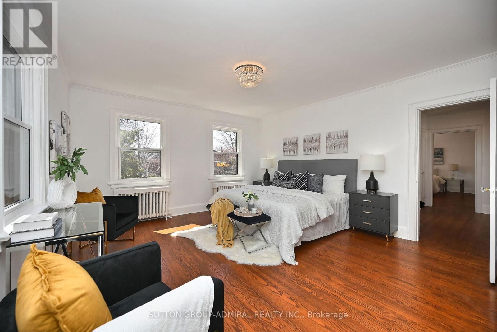987 ROYAL YORK ROAD Image 28
