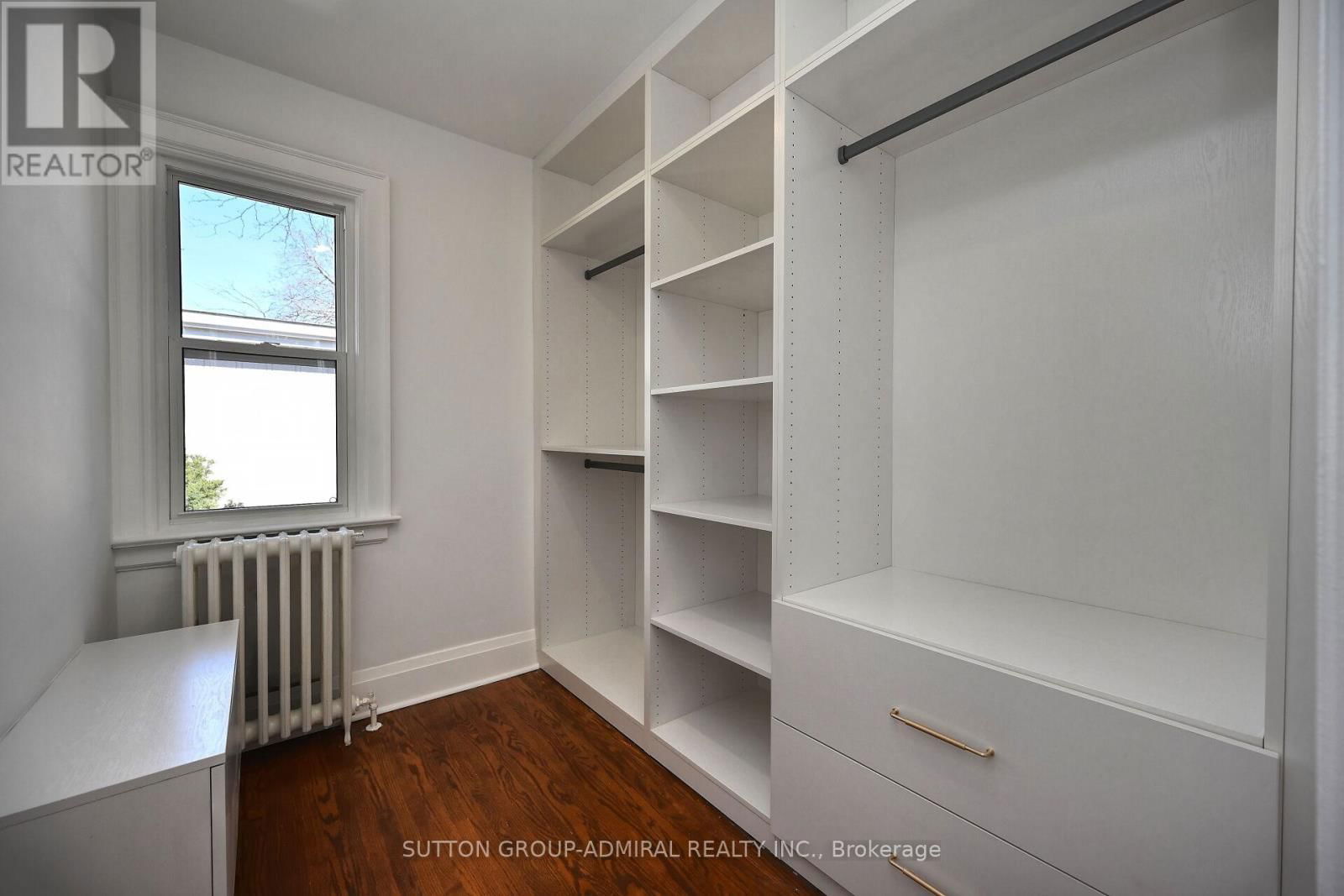 987 ROYAL YORK ROAD Image 31