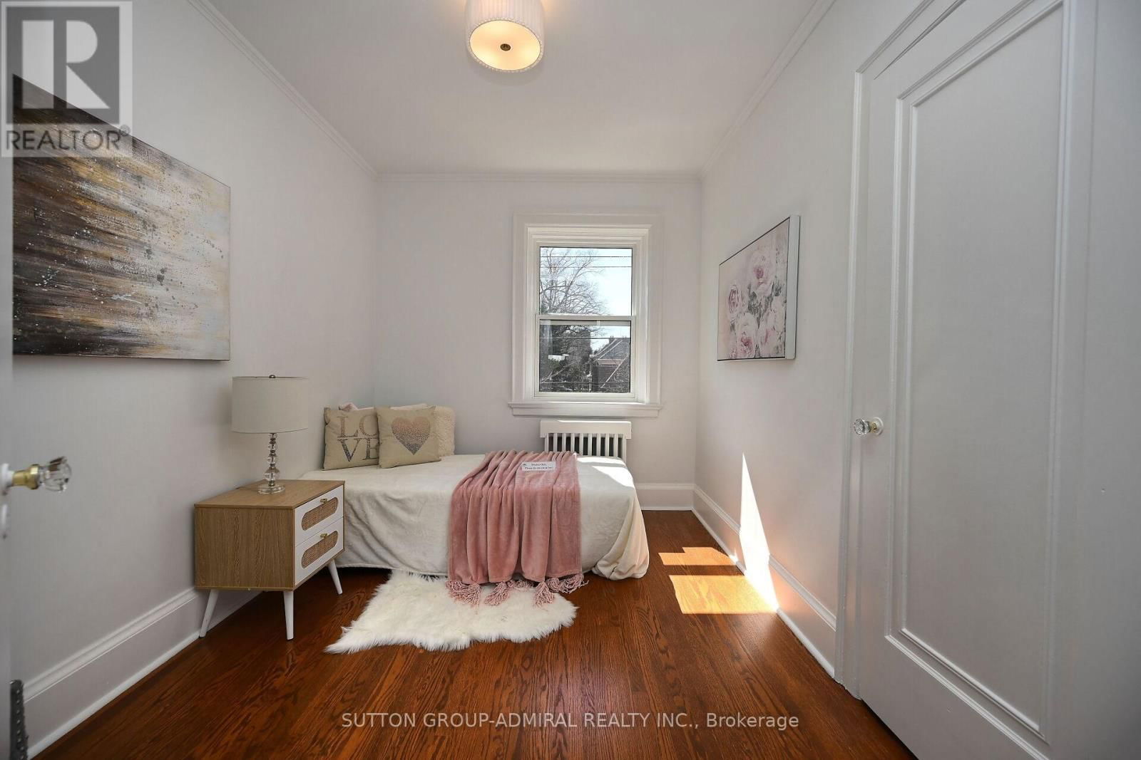 987 ROYAL YORK ROAD Image 32