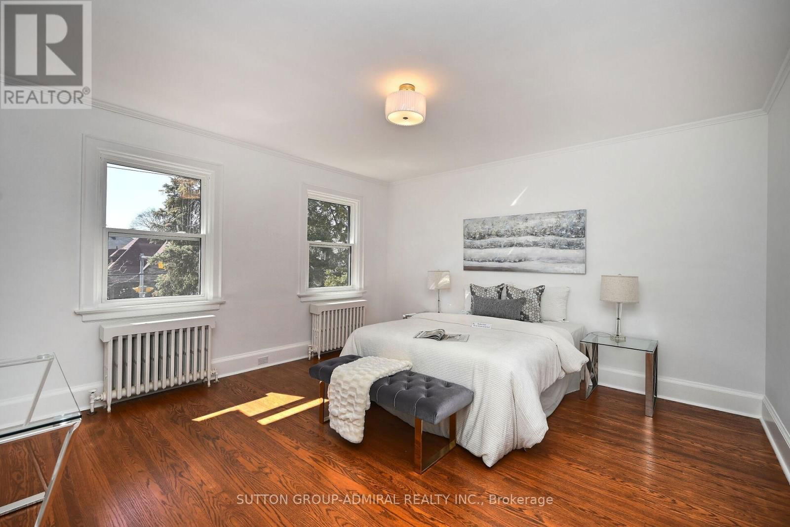 987 ROYAL YORK ROAD Image 33