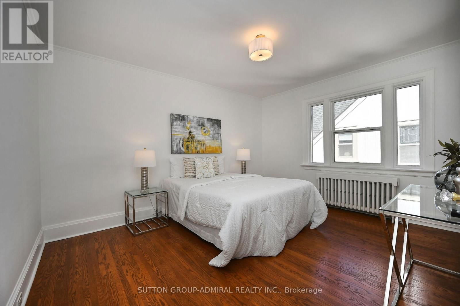 987 ROYAL YORK ROAD Image 34