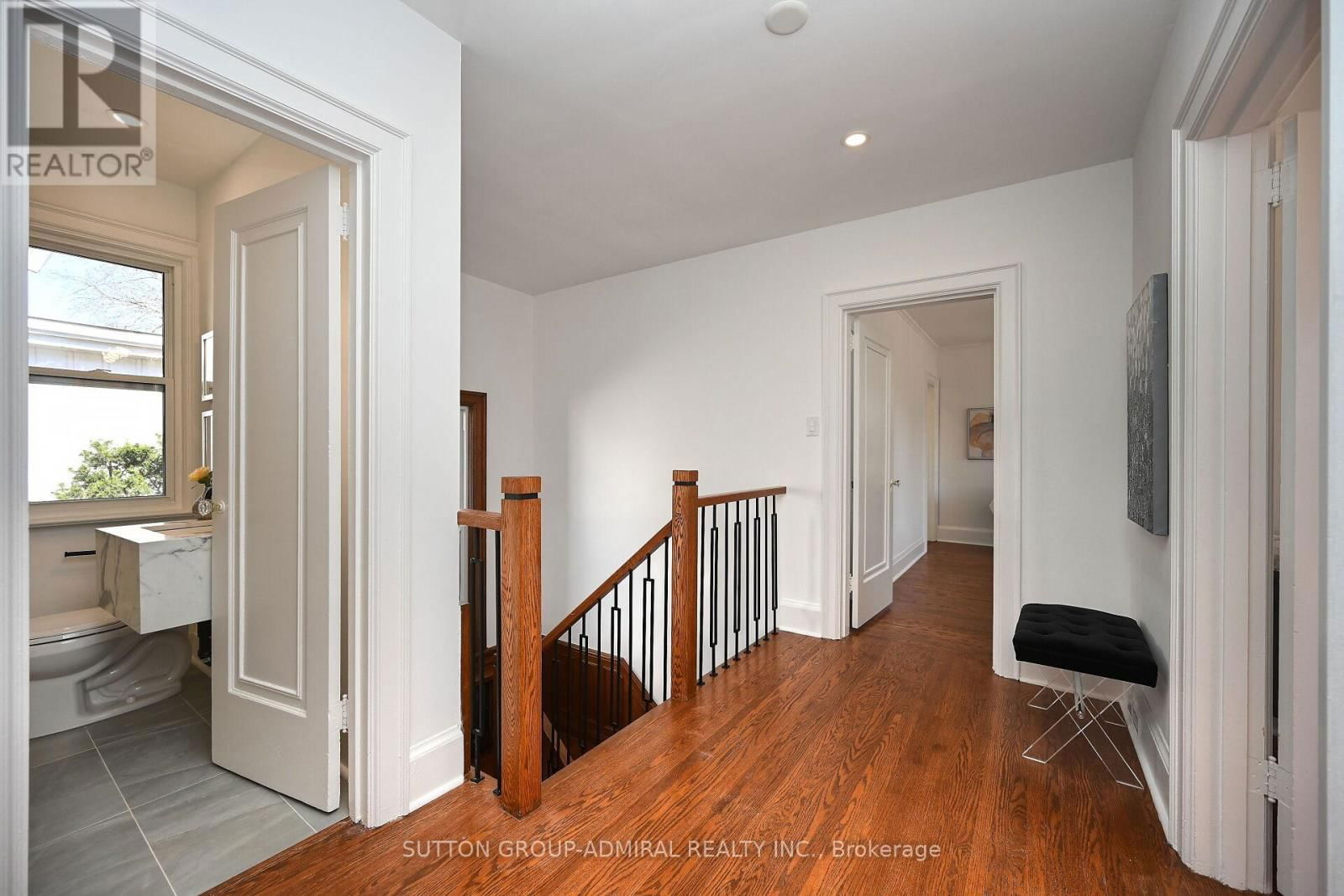 987 ROYAL YORK ROAD Image 38