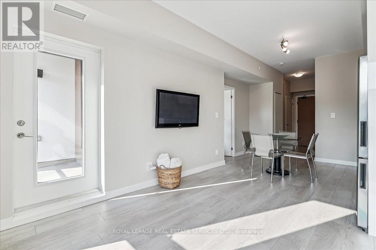 202 - 1440 CLARRIAGE COURT Image 5