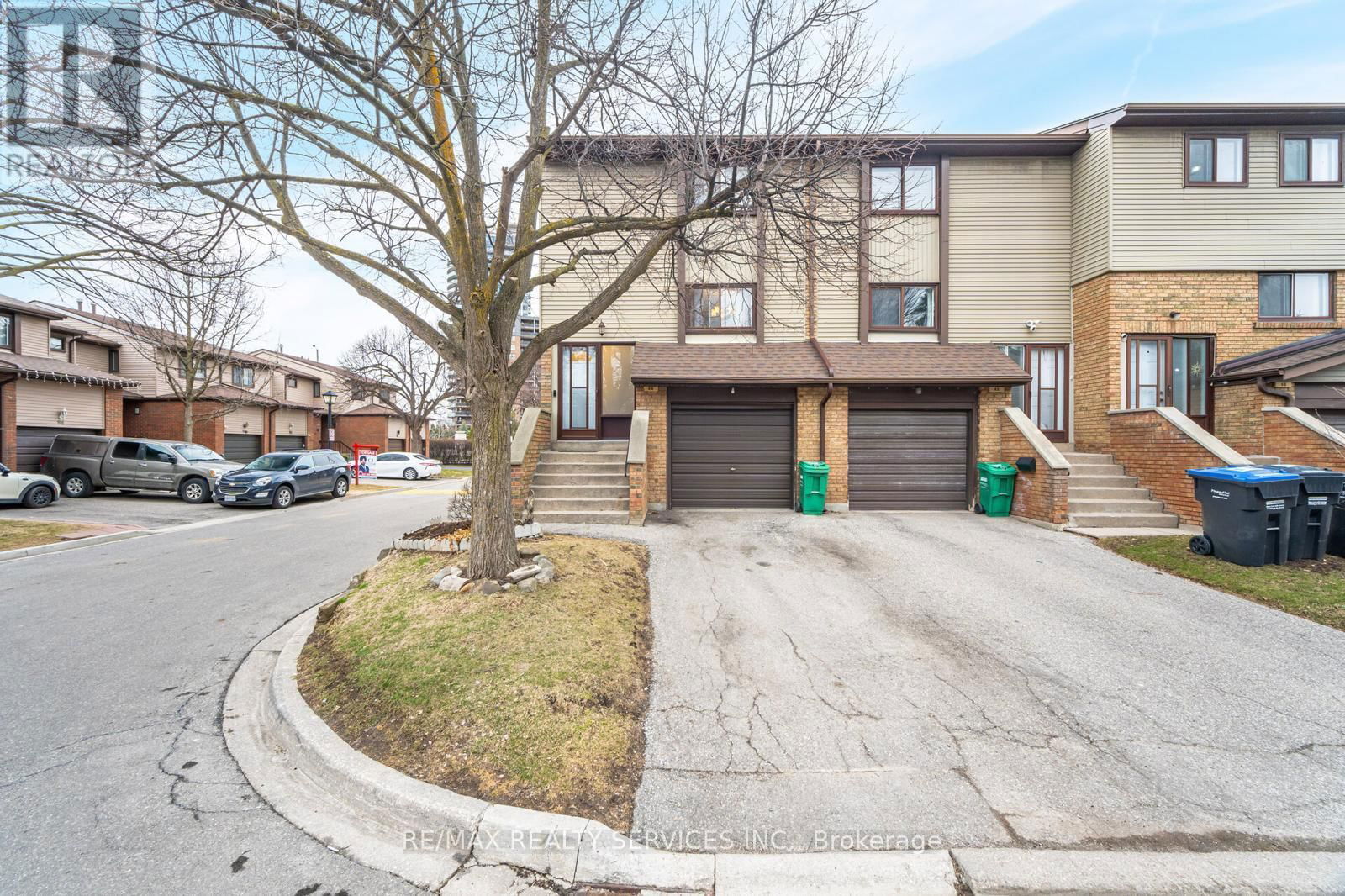 44 CARLETON PLACE Image 1