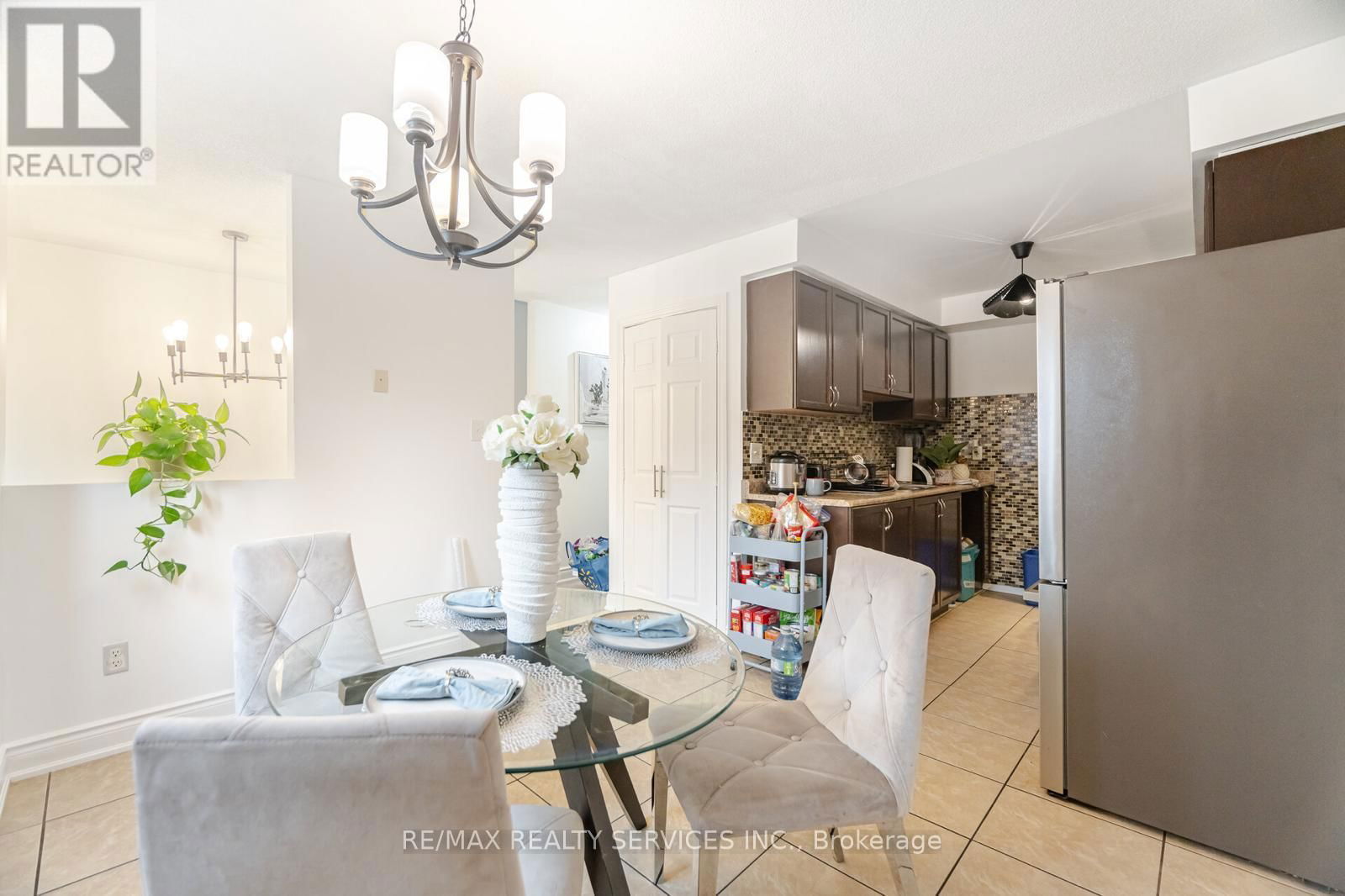 44 CARLETON PLACE Image 10