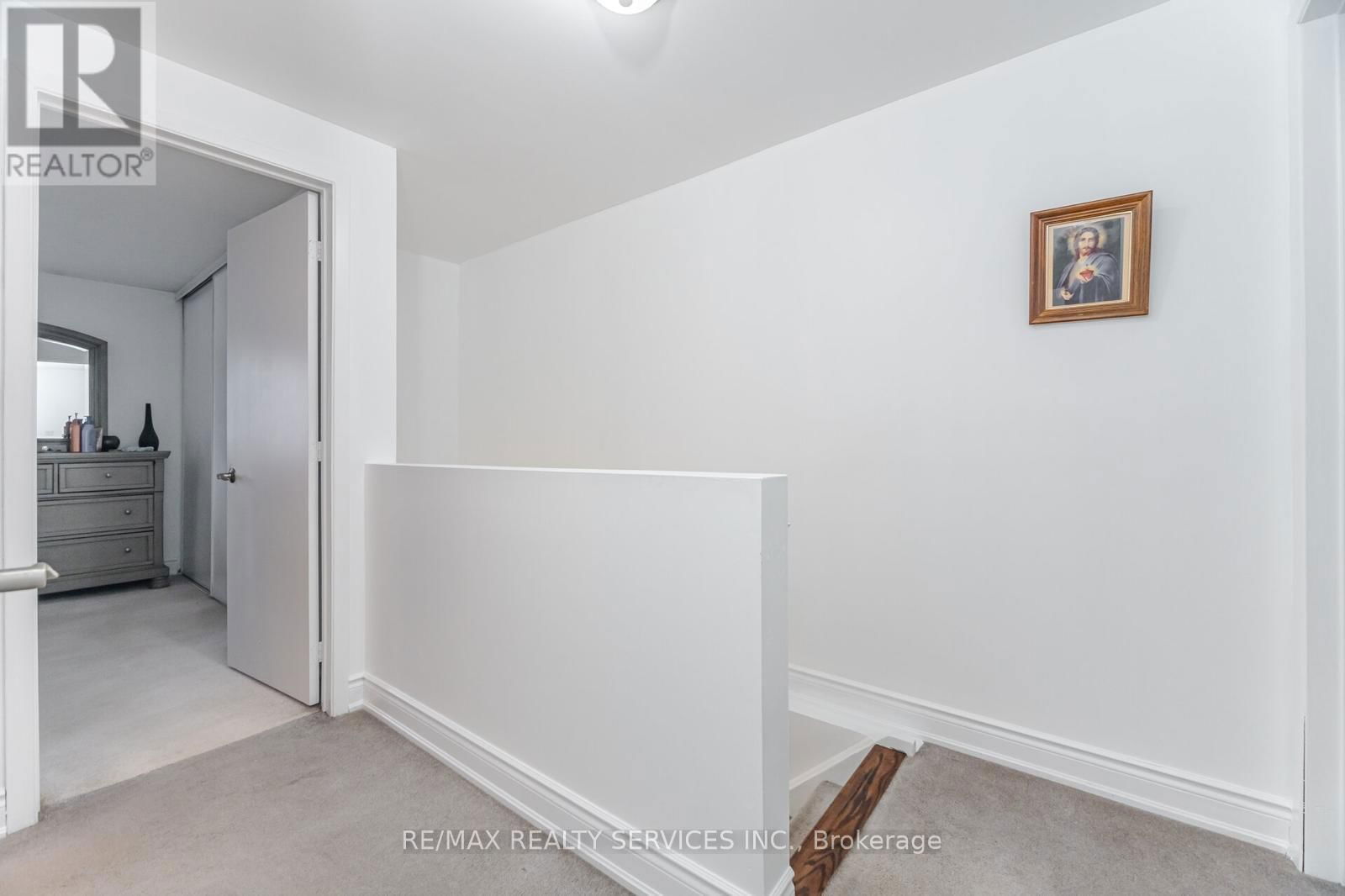 44 CARLETON PLACE Image 13