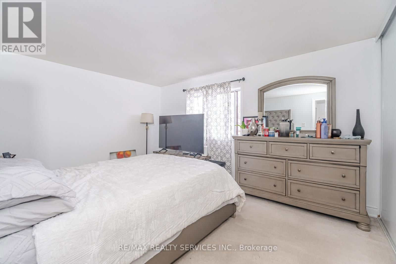 44 CARLETON PLACE Image 14