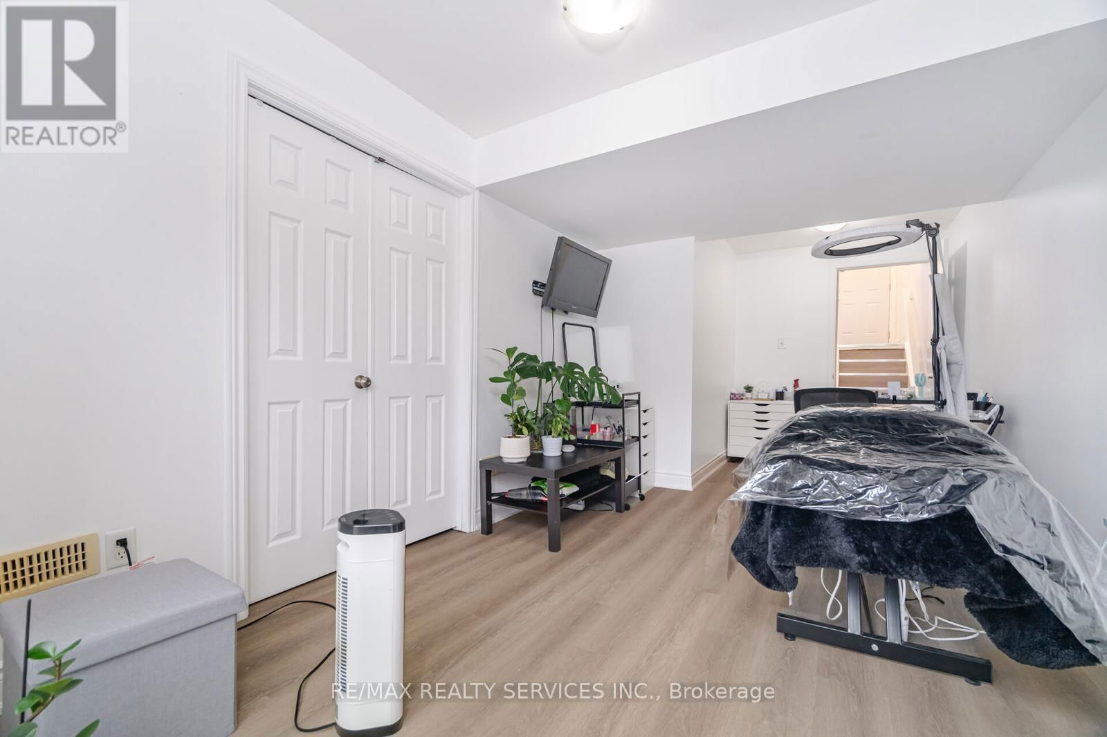 44 CARLETON PLACE Image 20