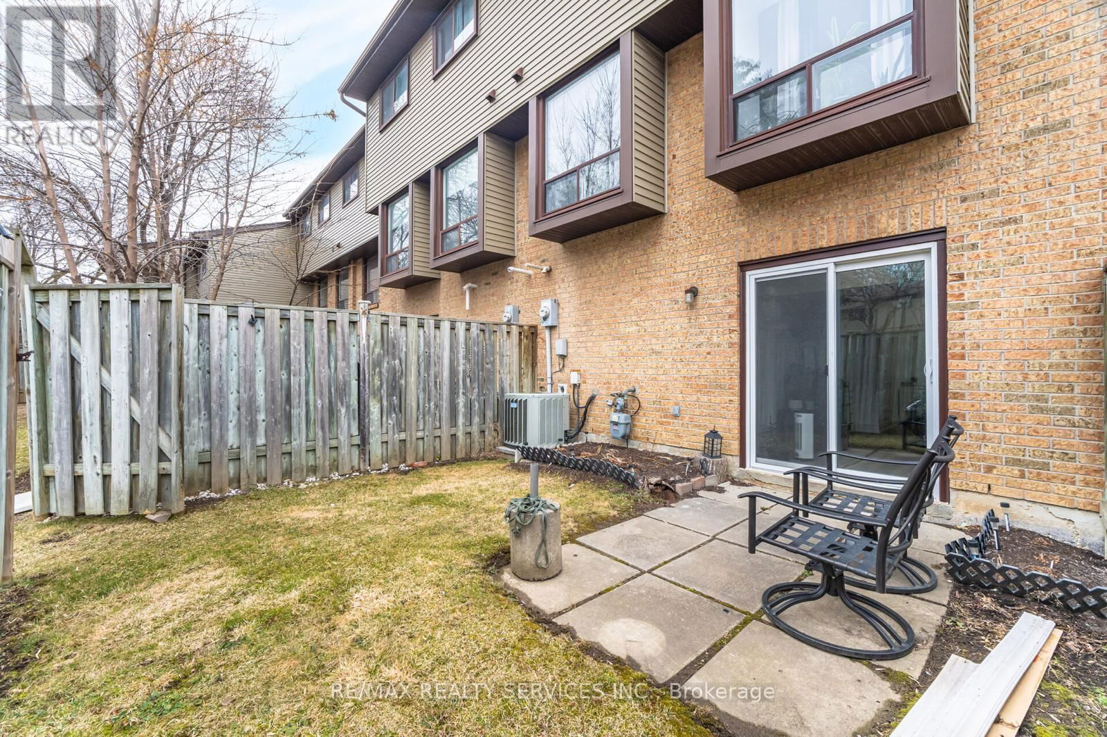 44 CARLETON PLACE Image 23