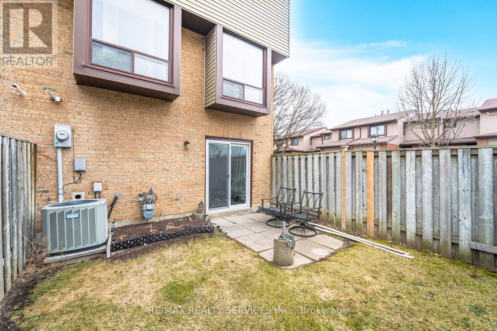 44 CARLETON PLACE Image 24