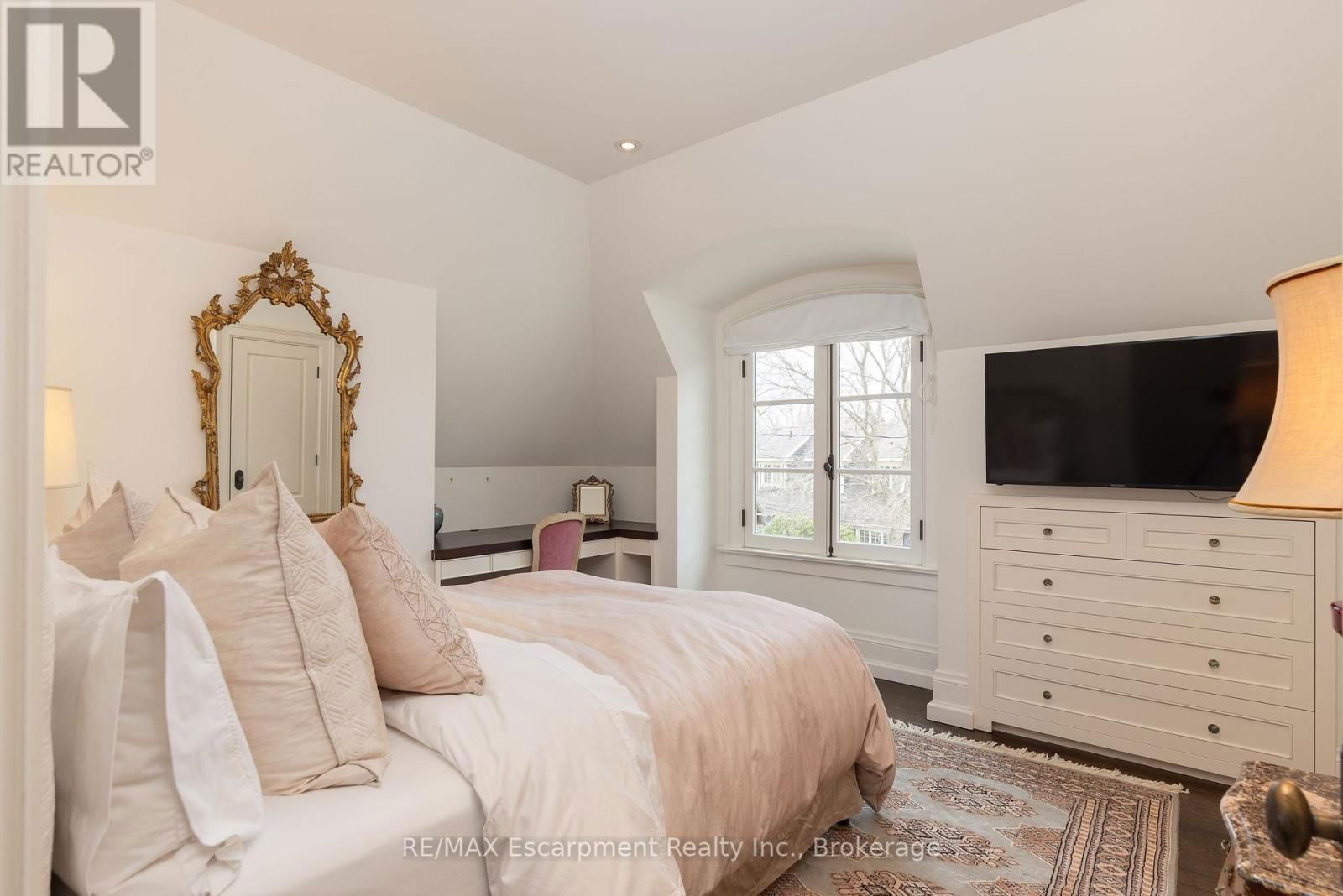 399 RANDALL STREET Image 24