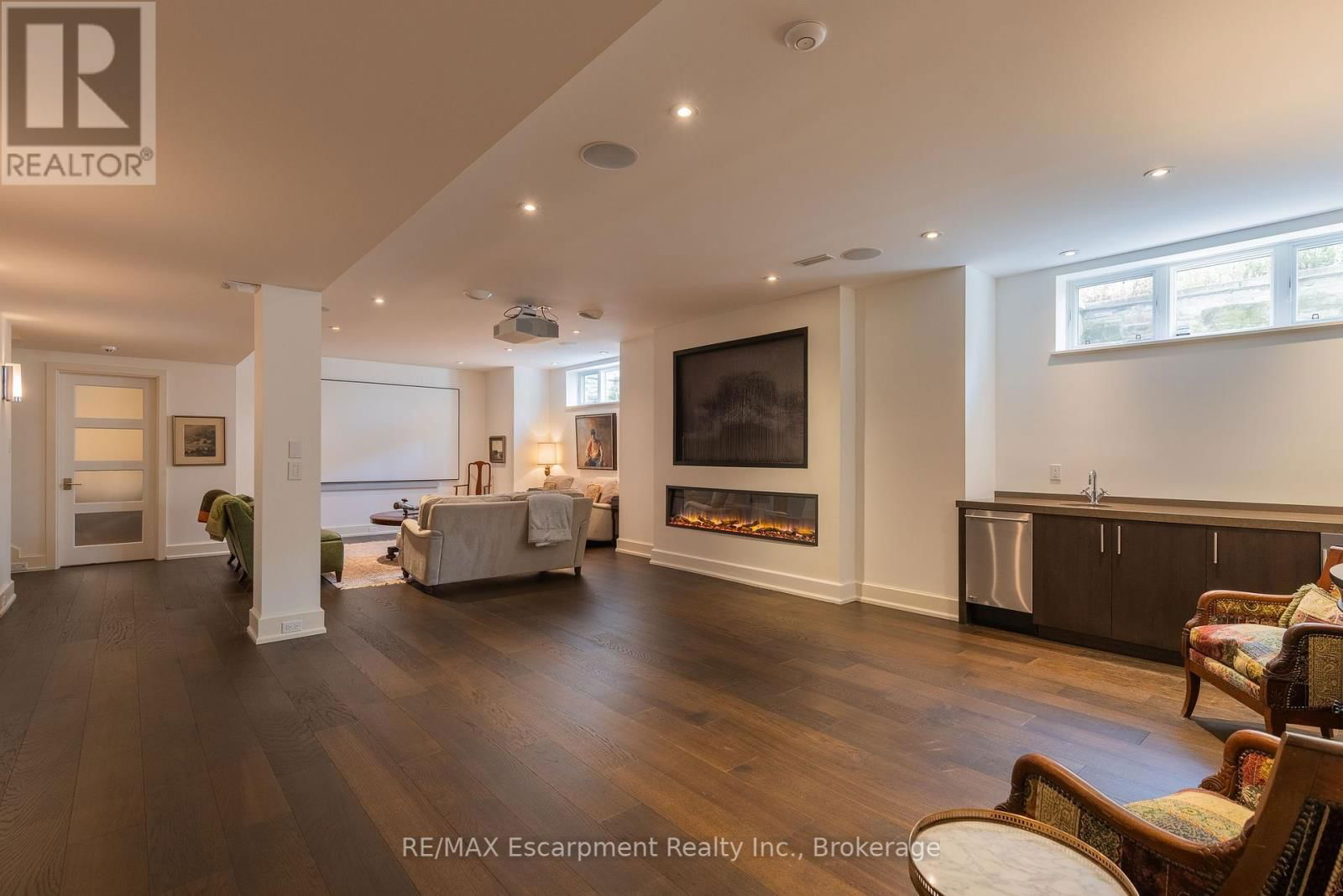 399 RANDALL STREET Image 29