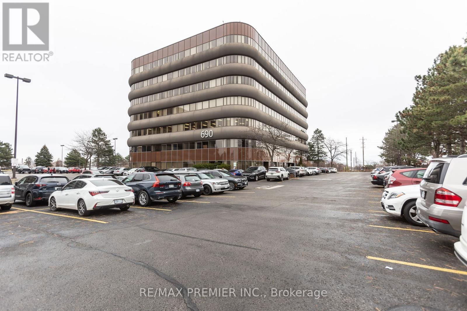 200-43 - 690 DORVAL DRIVE Image 1