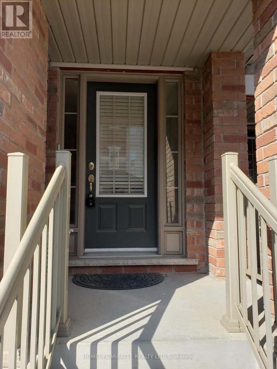 11 SHIFF CRESCENT Image 1