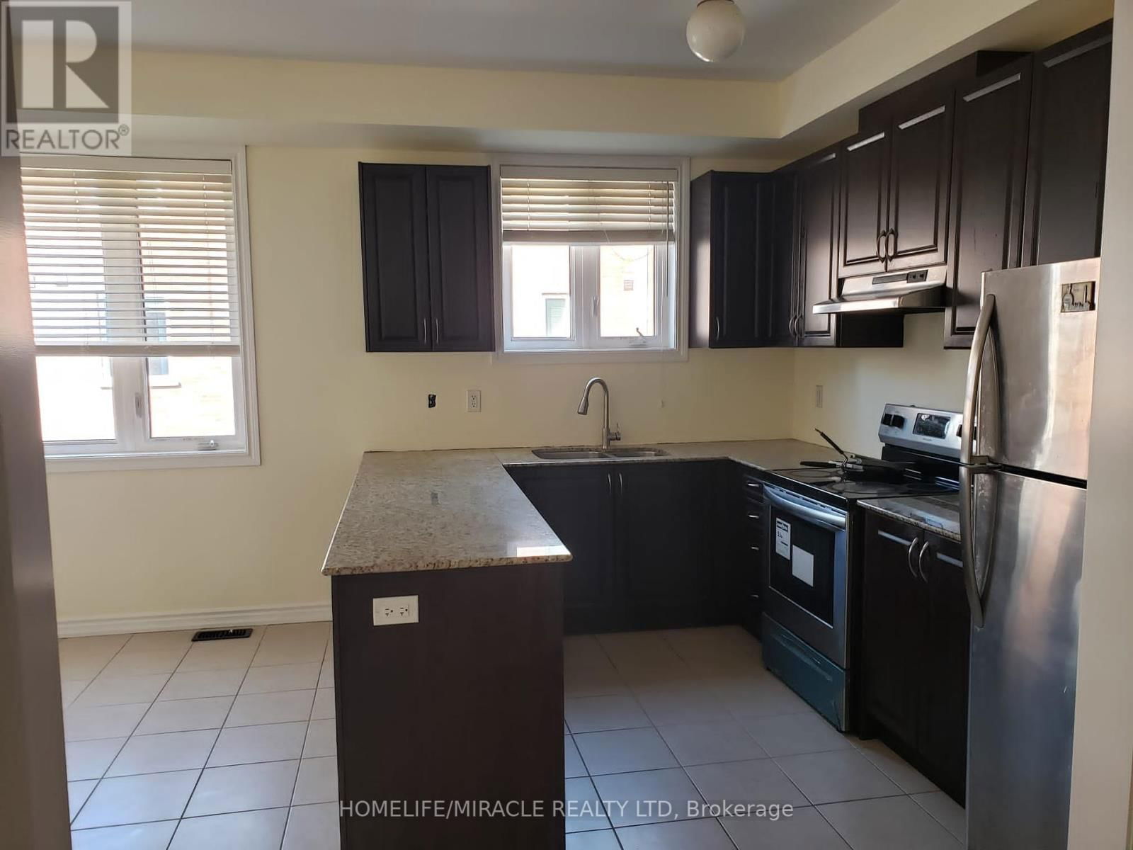 11 SHIFF CRESCENT Image 10