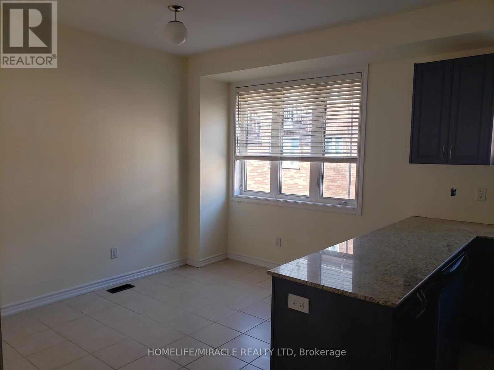 11 SHIFF CRESCENT Image 11